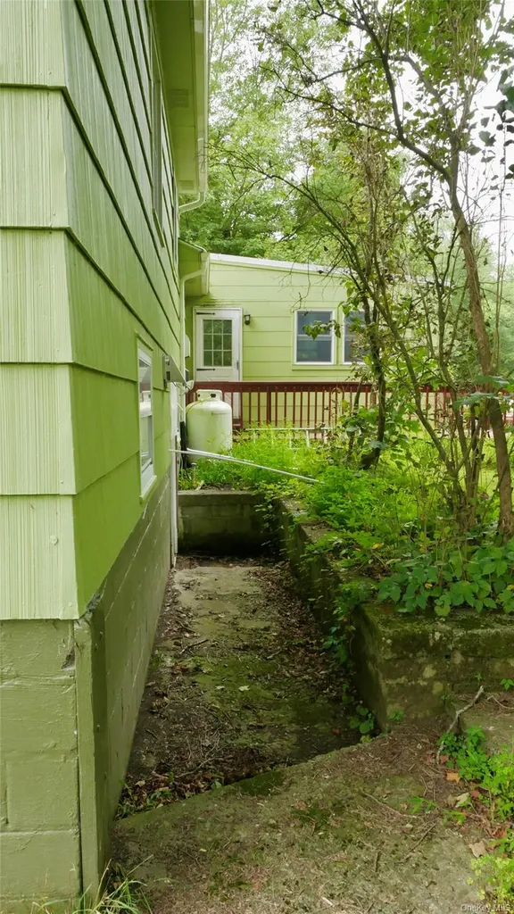 43 Cardinal Road Hyde Park NY 12538