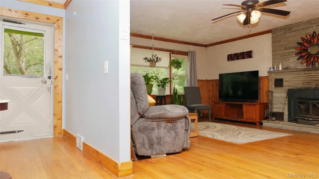 43 Cardinal Road Hyde Park NY 12538