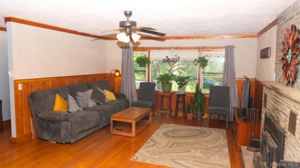 43 Cardinal Road Hyde Park NY 12538