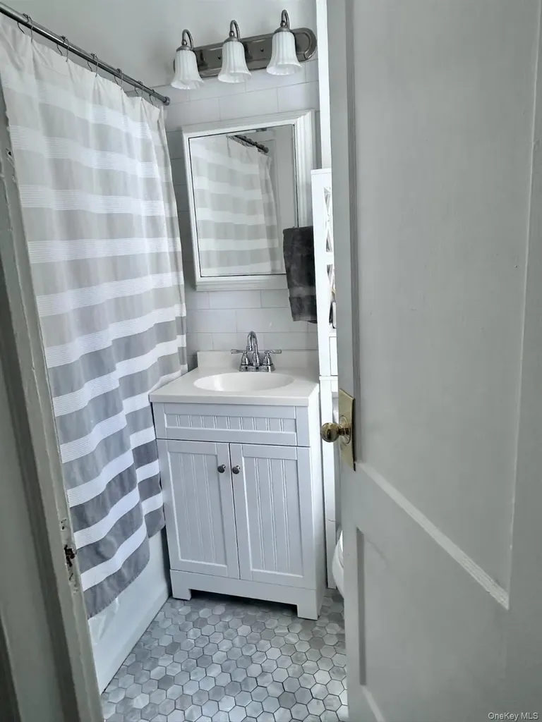 108 E Devonia Avenue Mount Vernon NY 10552