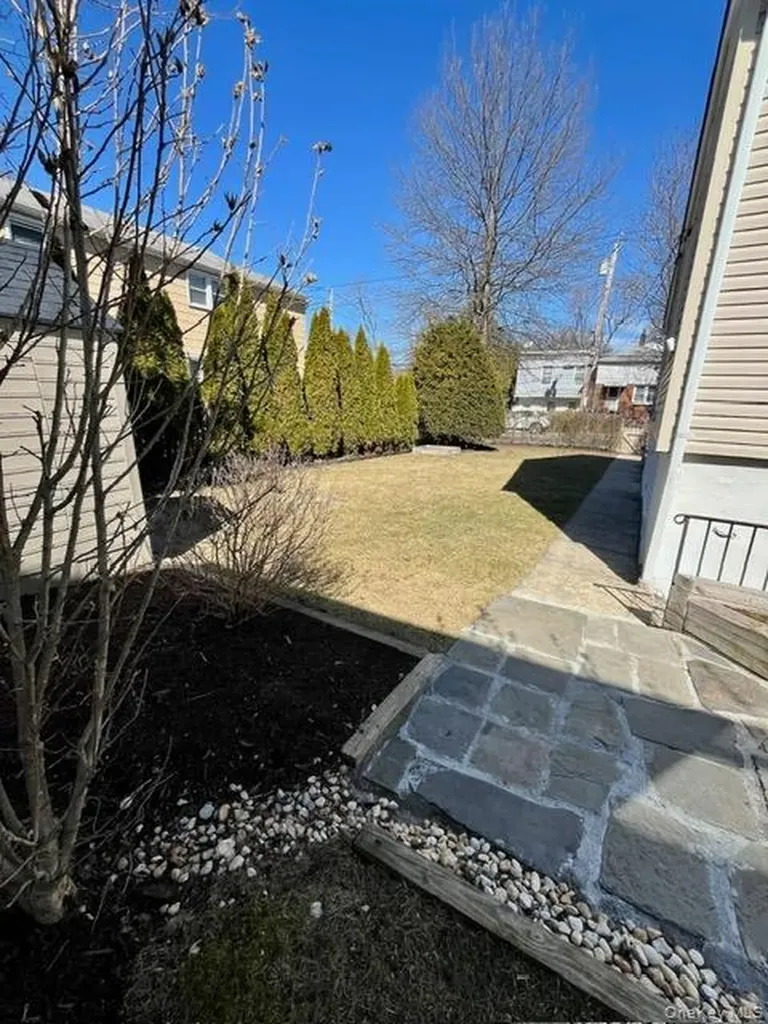 108 E Devonia Avenue Mount Vernon NY 10552
