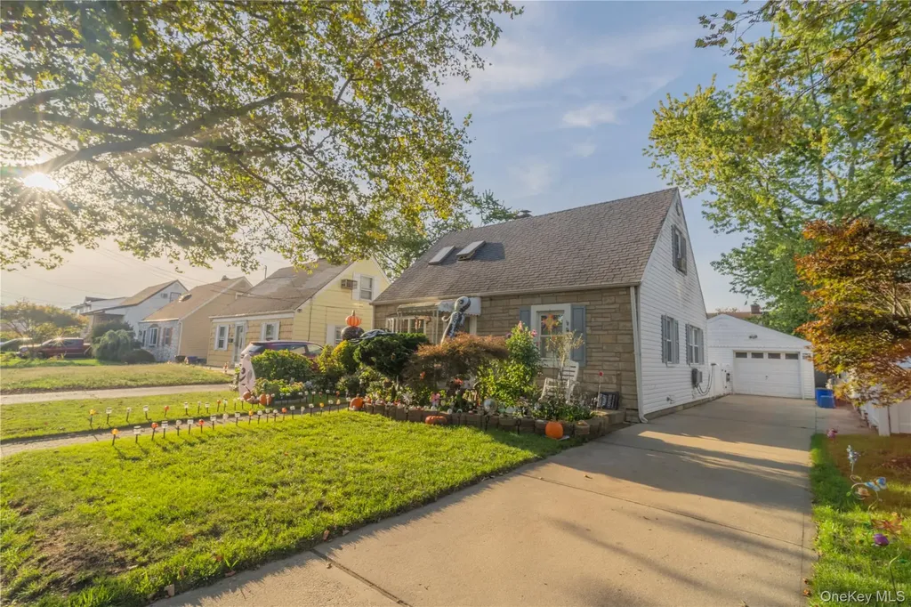 75 Peninsula Boulevard Valley Stream NY 11581