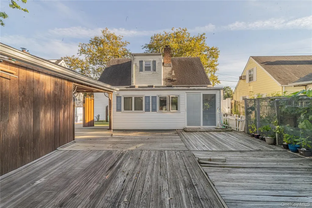 75 Peninsula Boulevard Valley Stream NY 11581