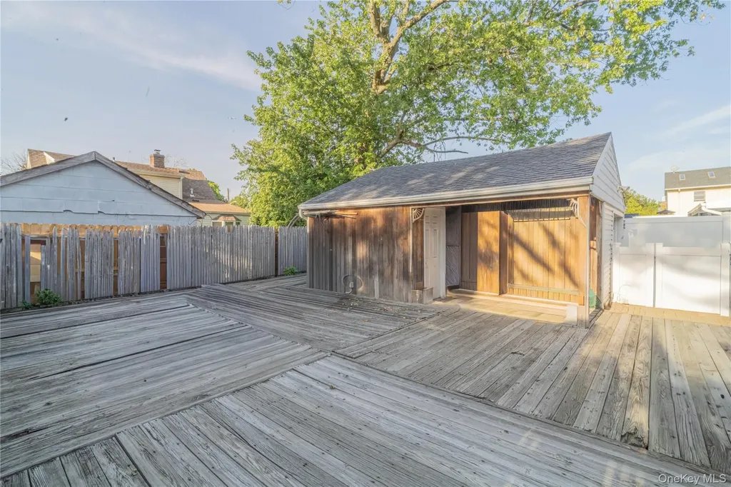 75 Peninsula Boulevard Valley Stream NY 11581