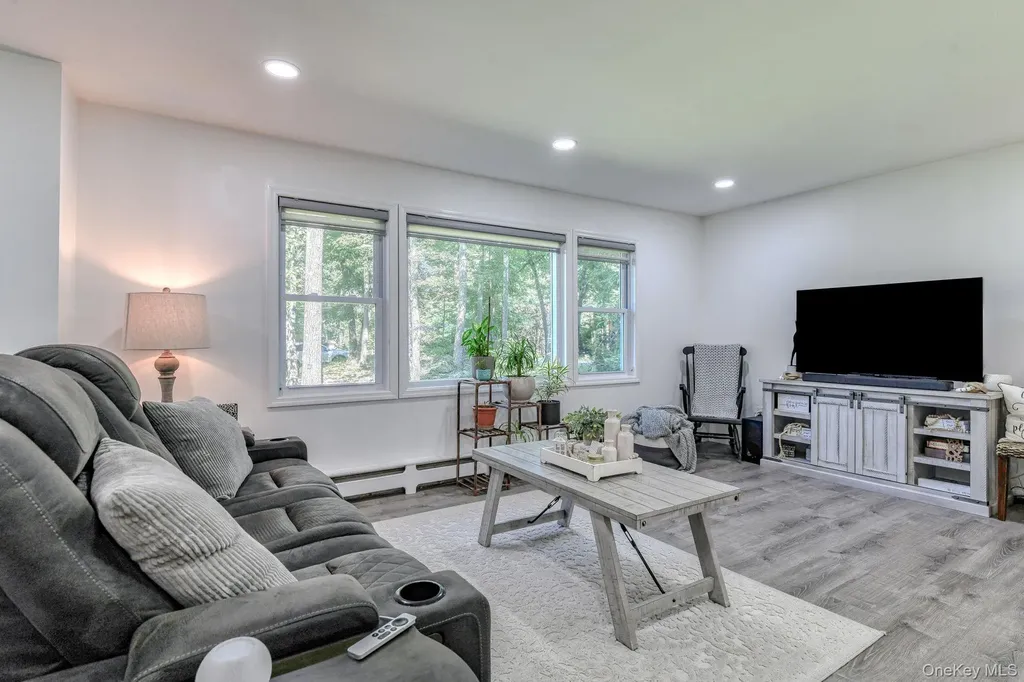 17 Pine Court Middletown NY 10941