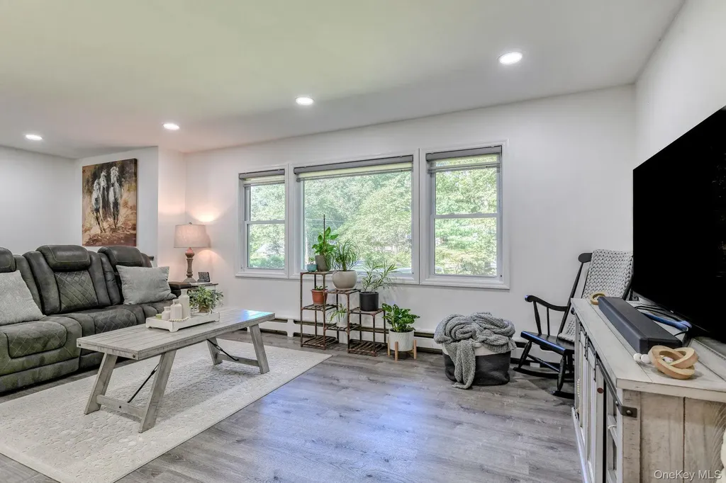 17 Pine Court Middletown NY 10941