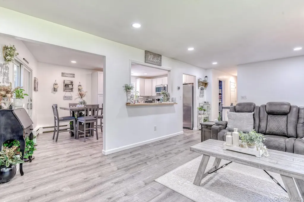 17 Pine Court Middletown NY 10941