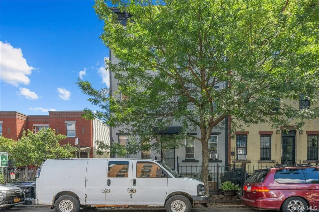 124 Grove Street Brooklyn NY 11221