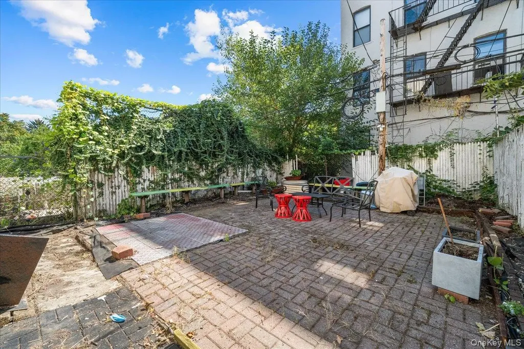 124 Grove Street Brooklyn NY 11221