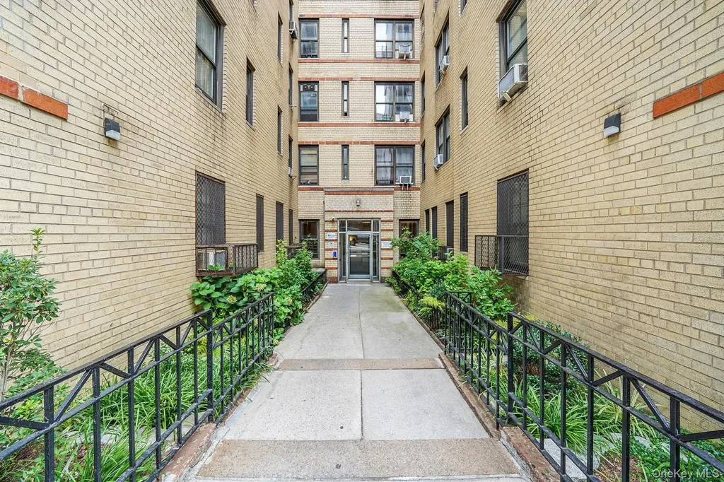 860 Grand Concourse Bronx NY 10451