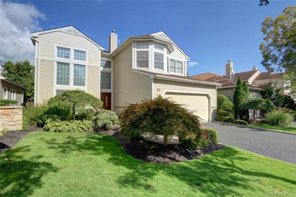 18 Hamlet Drive Plainview NY 11803