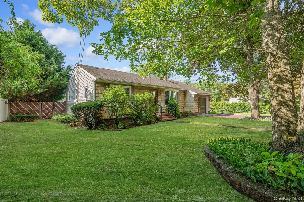 362 W Woodside Avenue Patchogue NY 11772