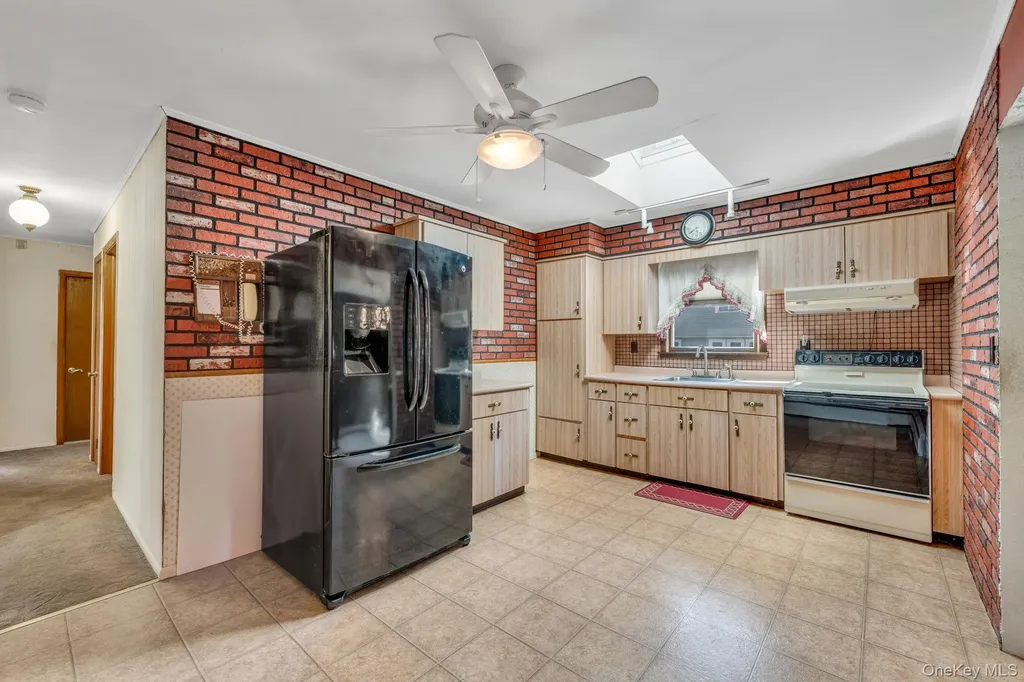 362 W Woodside Avenue Patchogue NY 11772