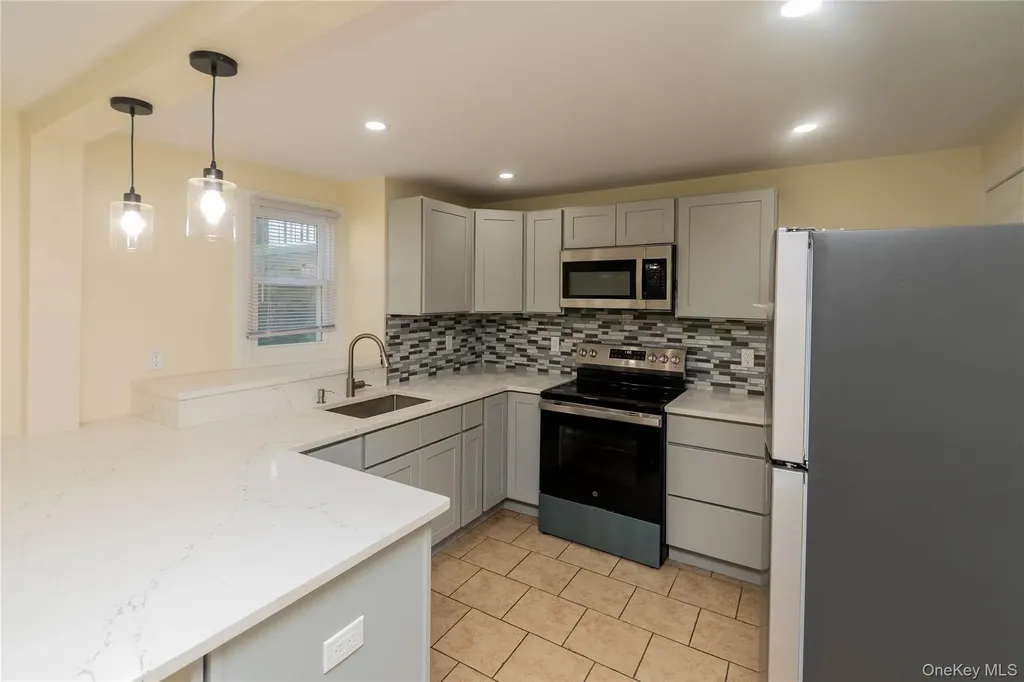 102 Dowling Street Newburgh NY 12550