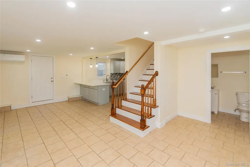 102 Dowling Street Newburgh NY 12550