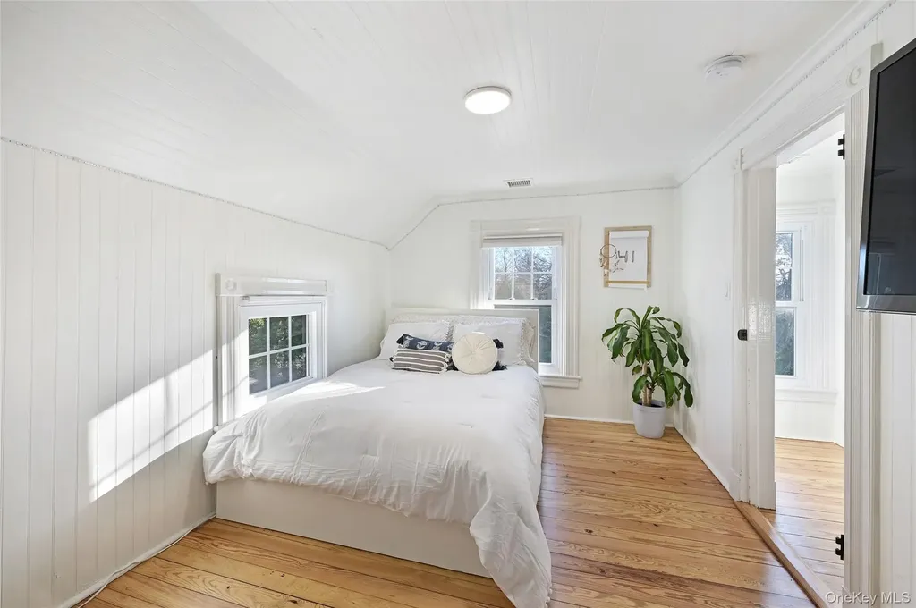 148 Montauk Highway Westhampton NY 11977