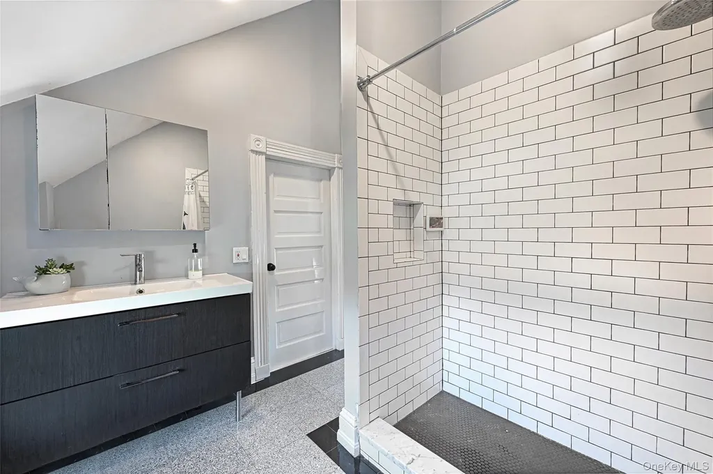 148 Montauk Highway Westhampton NY 11977