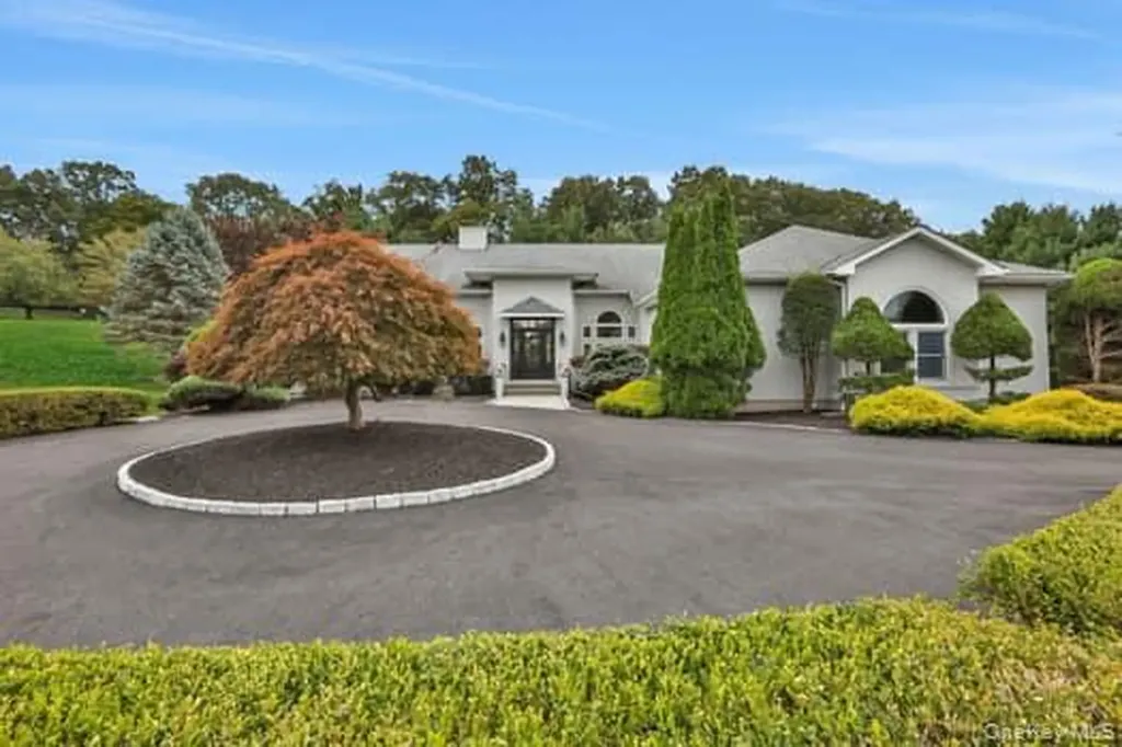 14 Far Horizons Drive Newburgh NY 12550