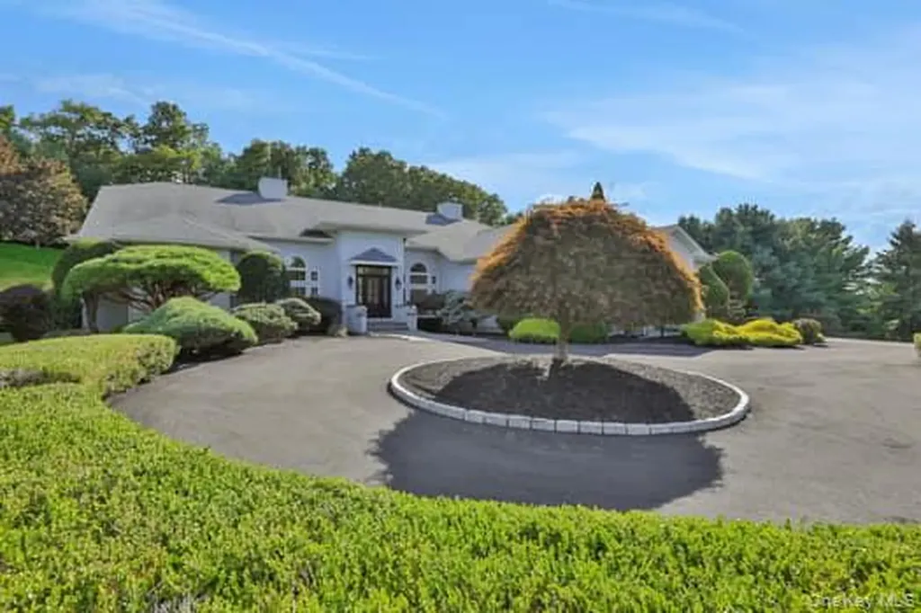 14 Far Horizons Drive Newburgh NY 12550