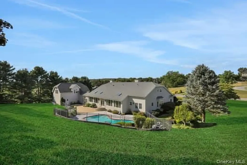 14 Far Horizons Drive Newburgh NY 12550