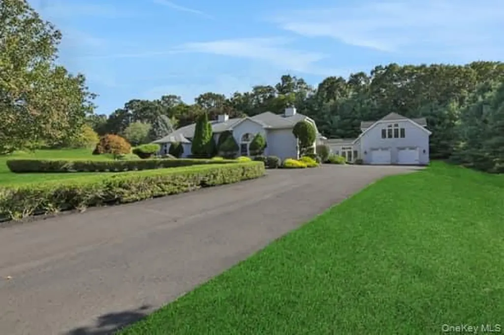 14 Far Horizons Drive Newburgh NY 12550