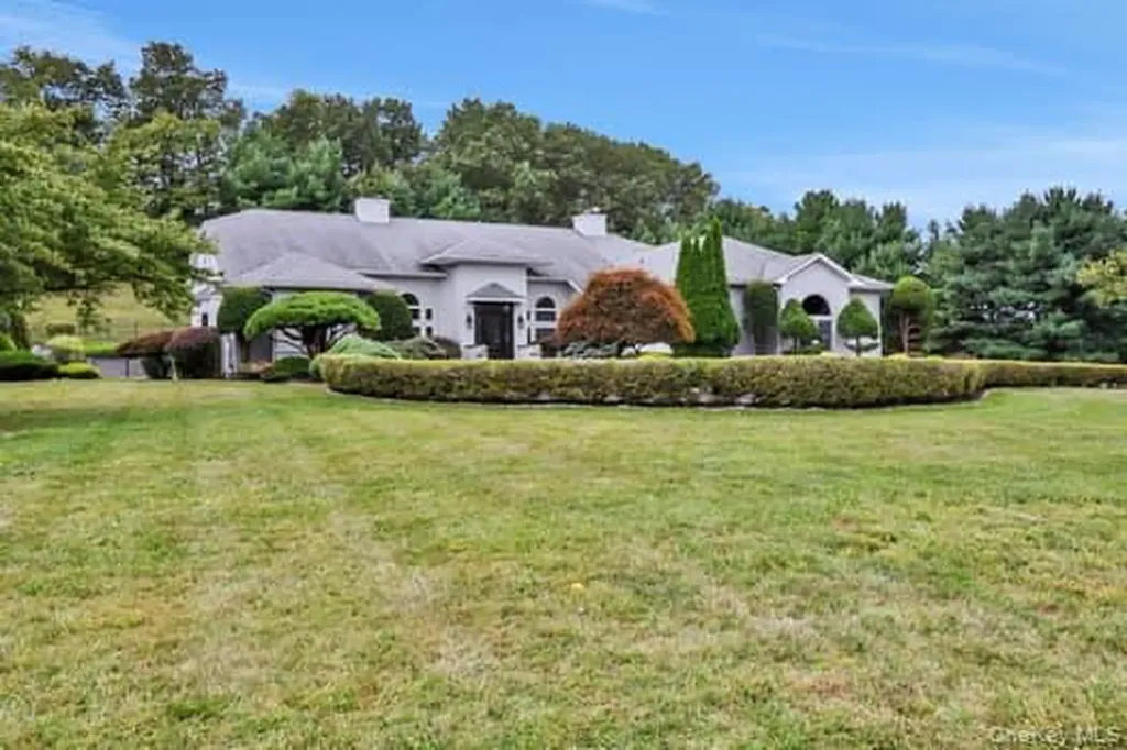 14 Far Horizons Drive Newburgh NY 12550