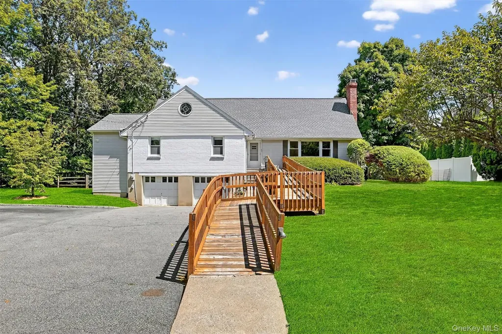 60 Eton Road Thornwood NY 10594