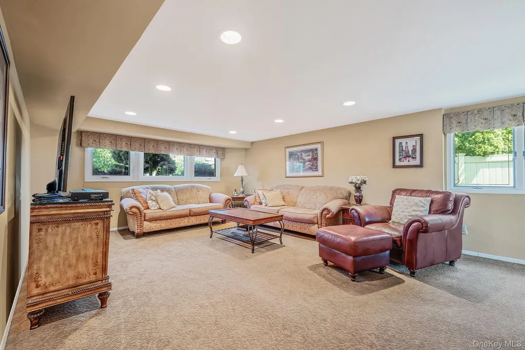 2468 Riviera Lane Bellmore NY 11710
