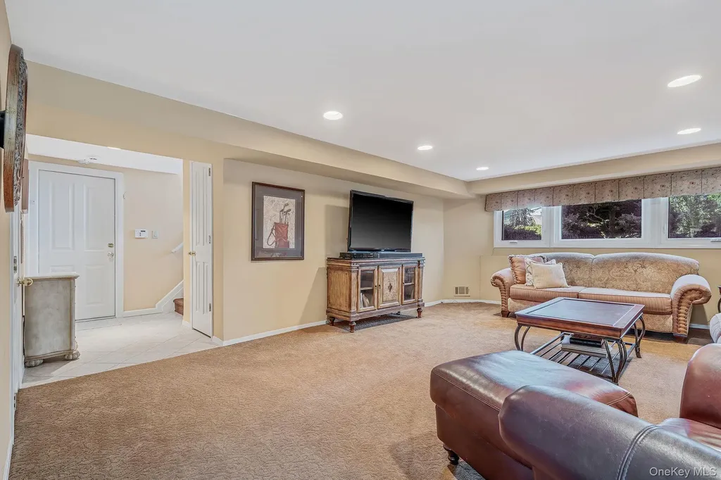 2468 Riviera Lane Bellmore NY 11710