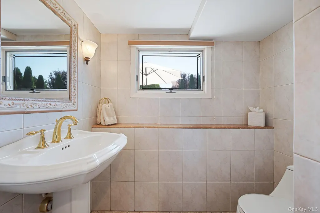 2468 Riviera Lane Bellmore NY 11710