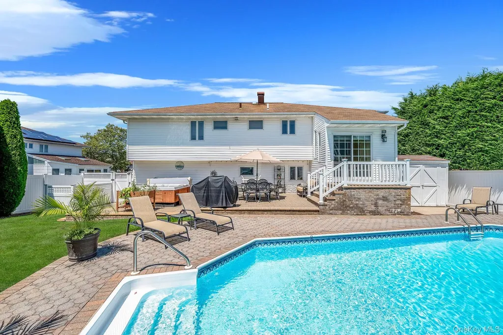 2468 Riviera Lane Bellmore NY 11710