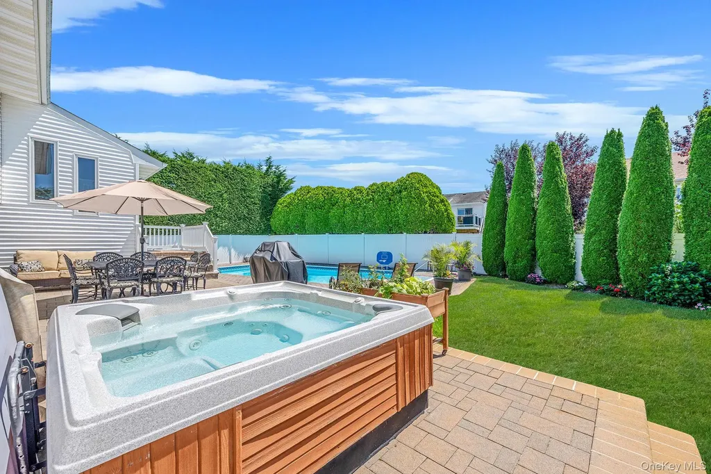 2468 Riviera Lane Bellmore NY 11710