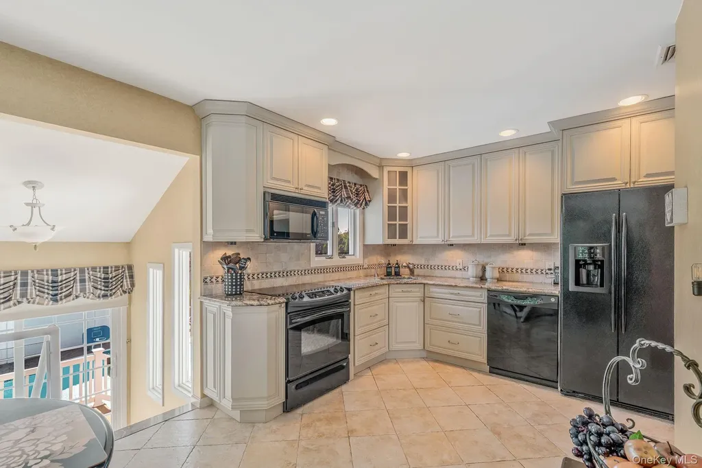 2468 Riviera Lane Bellmore NY 11710