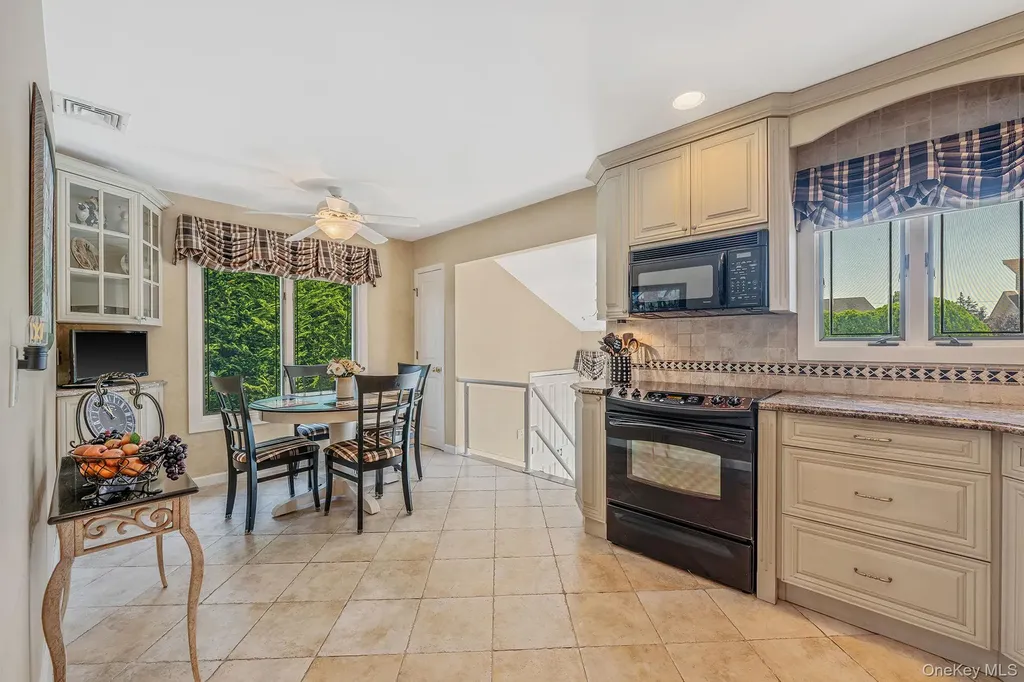 2468 Riviera Lane Bellmore NY 11710