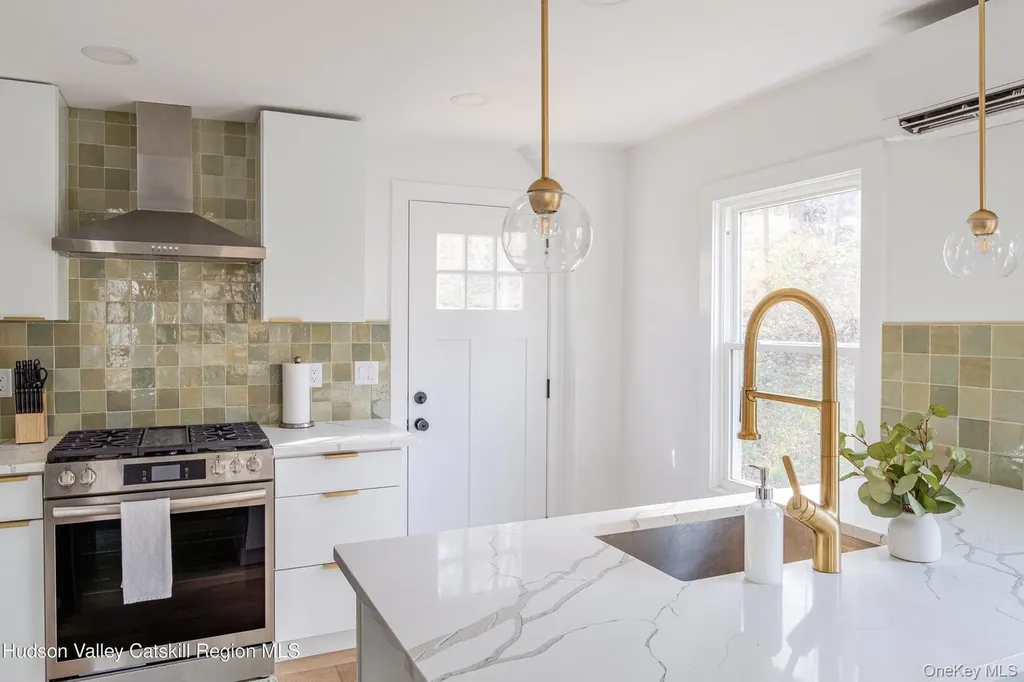 9 Mountain Road Rosendale NY 12472