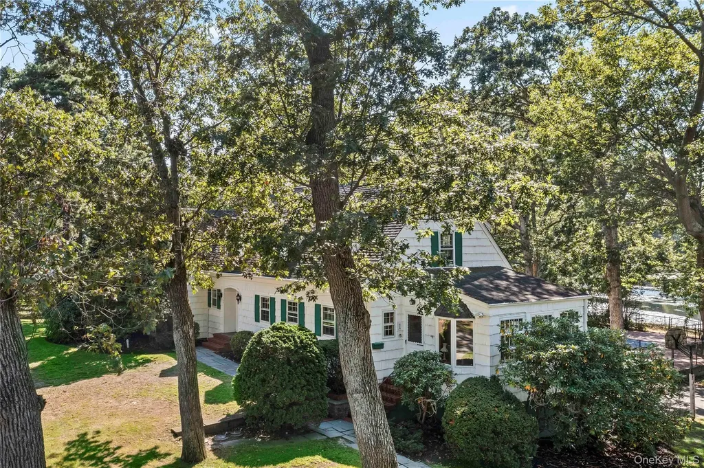 108 Shore Road Patchogue NY 11772
