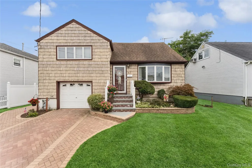 43 Layton Street Freeport NY 11520