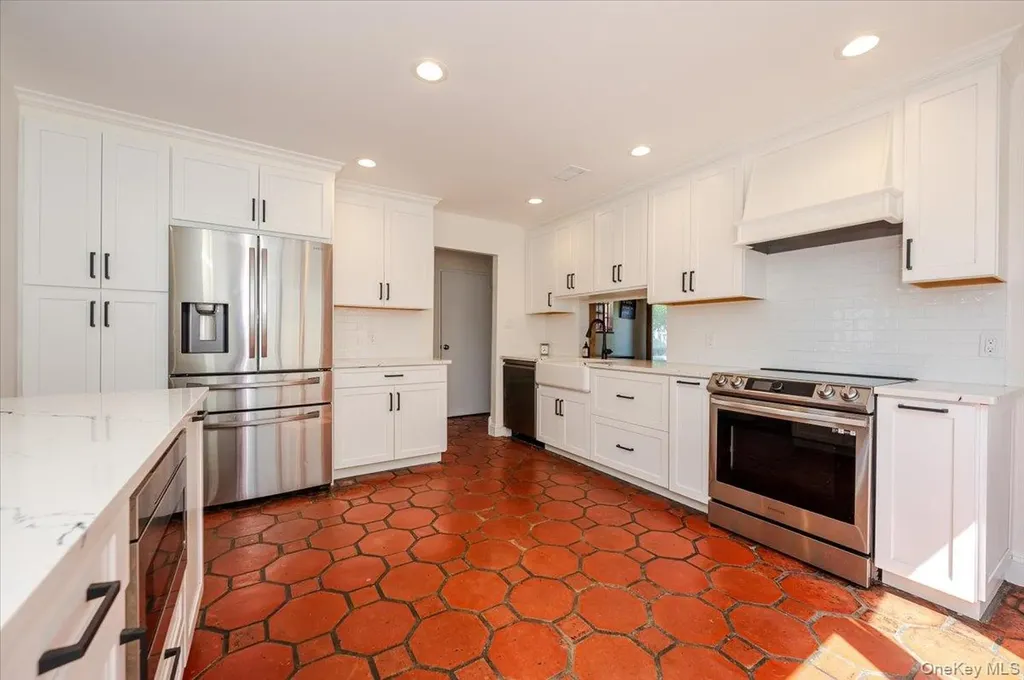 30 Donna Lane Lido Beach NY 11561