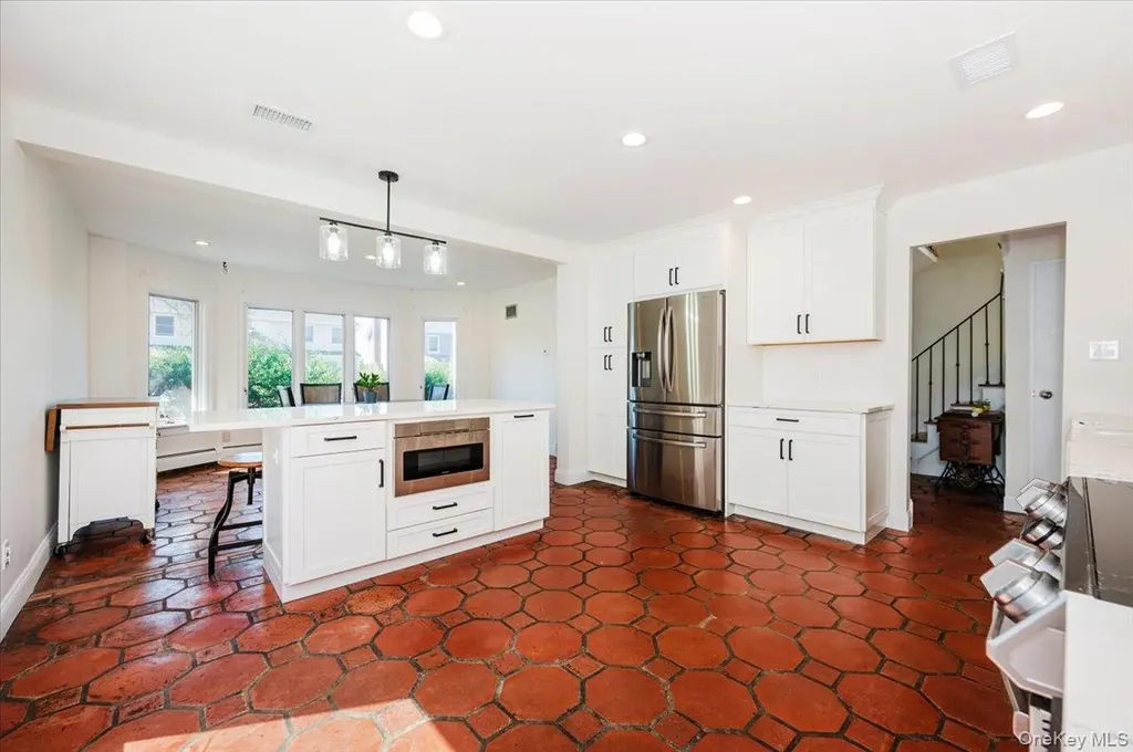 30 Donna Lane Lido Beach NY 11561