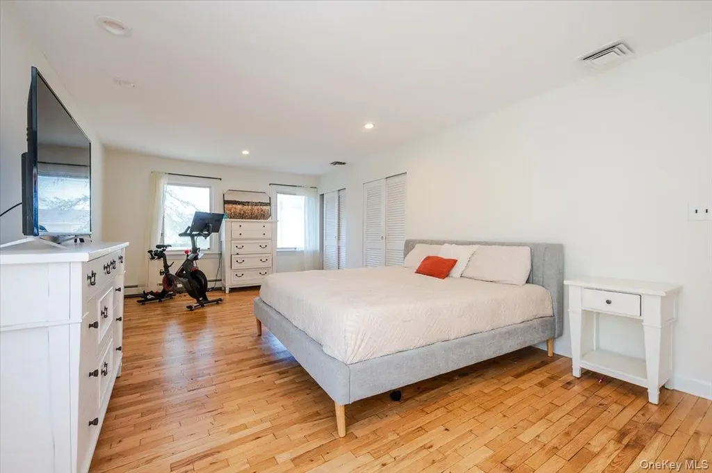 30 Donna Lane Lido Beach NY 11561