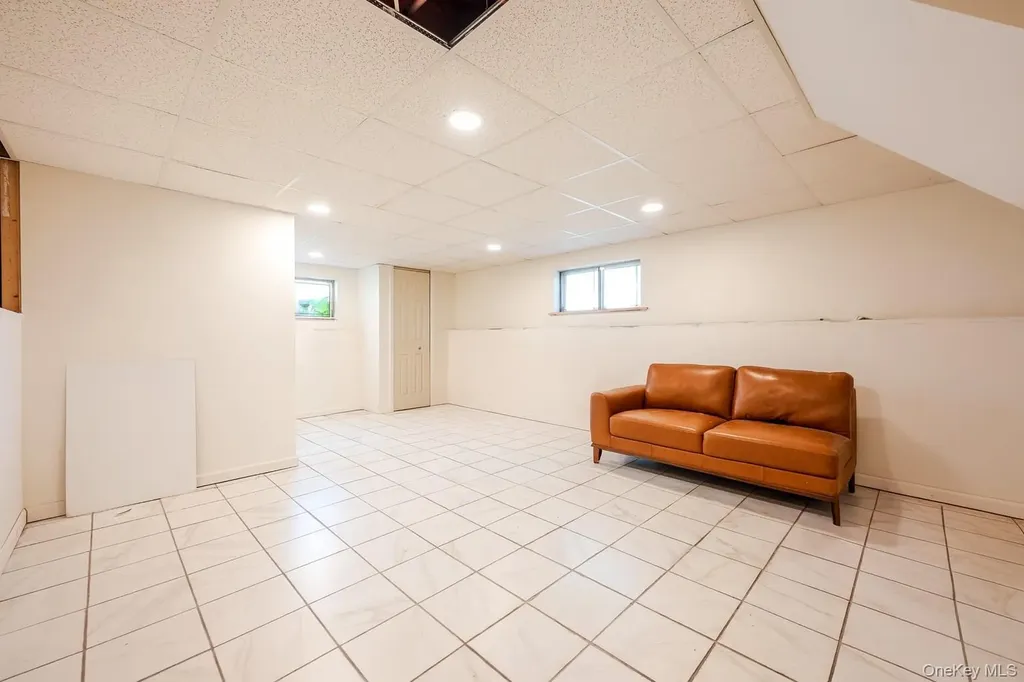 30 Donna Lane Lido Beach NY 11561