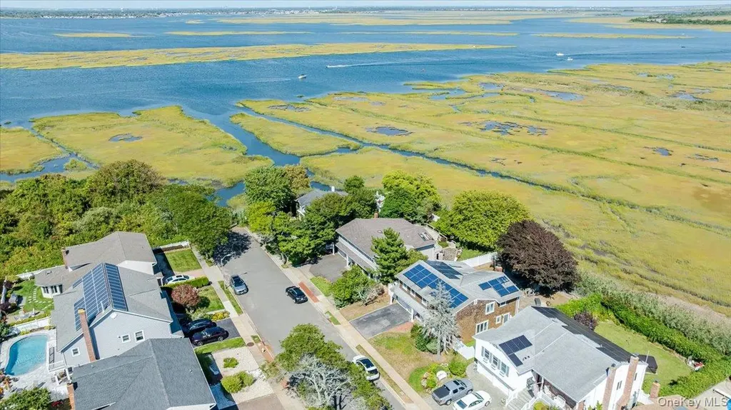 30 Donna Lane Lido Beach NY 11561
