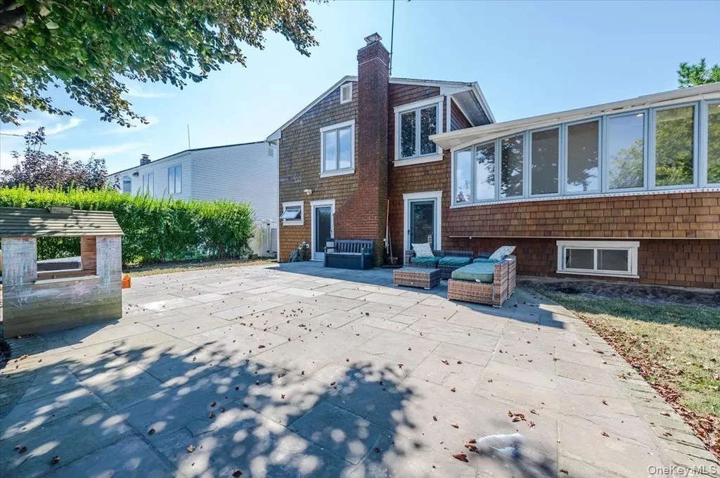 30 Donna Lane Lido Beach NY 11561