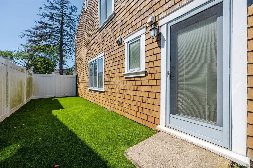30 Donna Lane Lido Beach NY 11561
