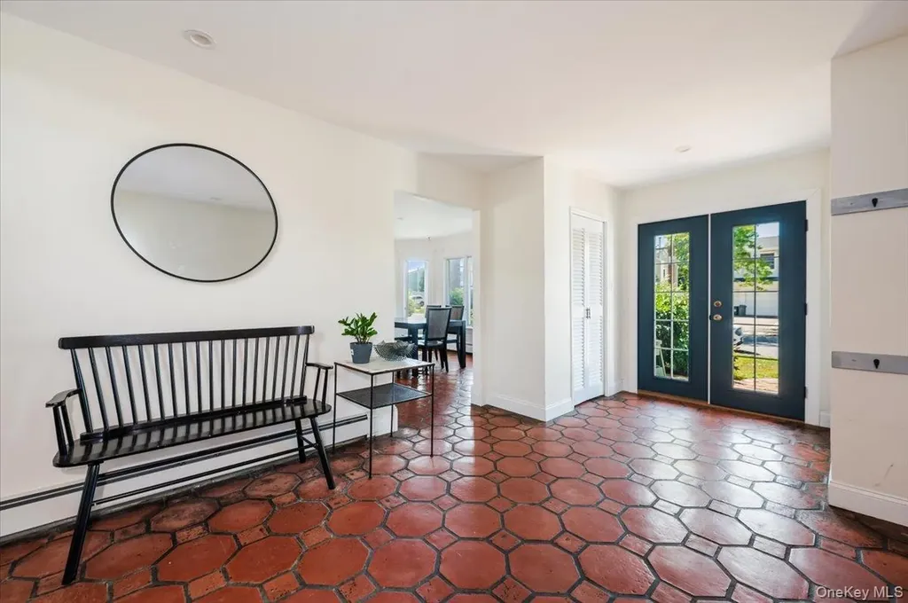 30 Donna Lane Lido Beach NY 11561