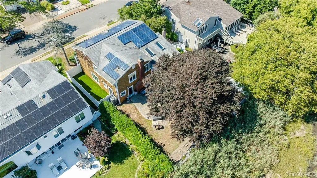 30 Donna Lane Lido Beach NY 11561