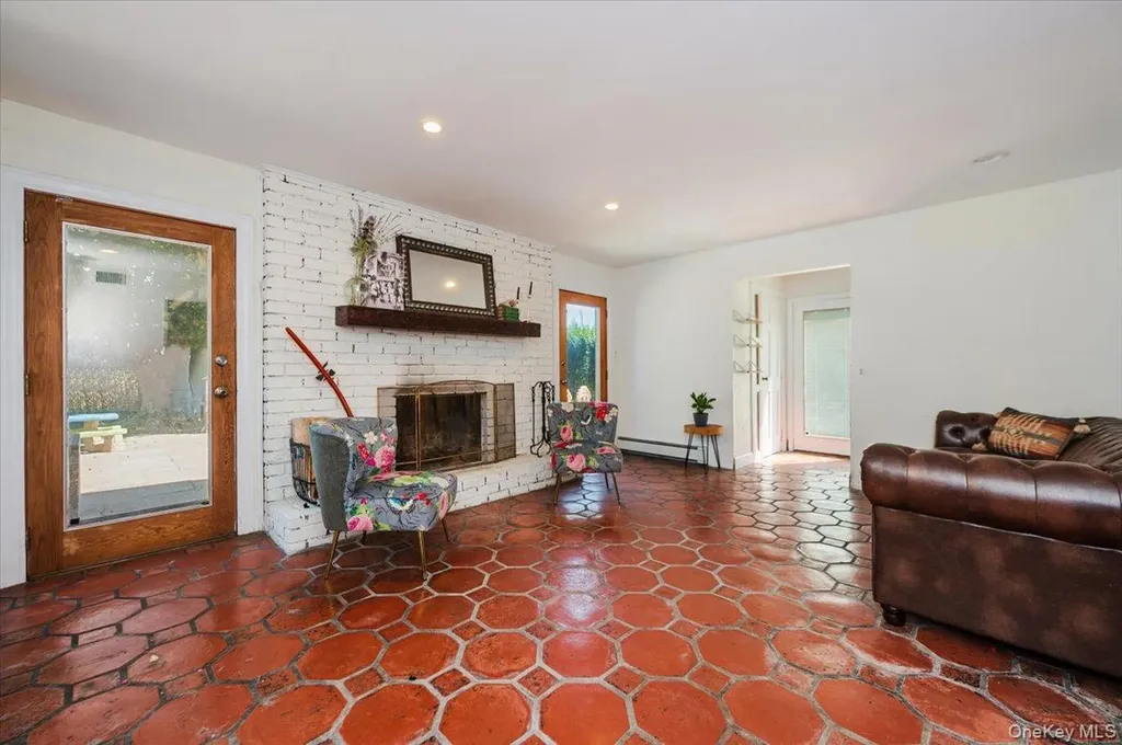 30 Donna Lane Lido Beach NY 11561