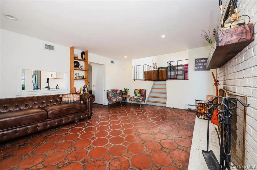 30 Donna Lane Lido Beach NY 11561