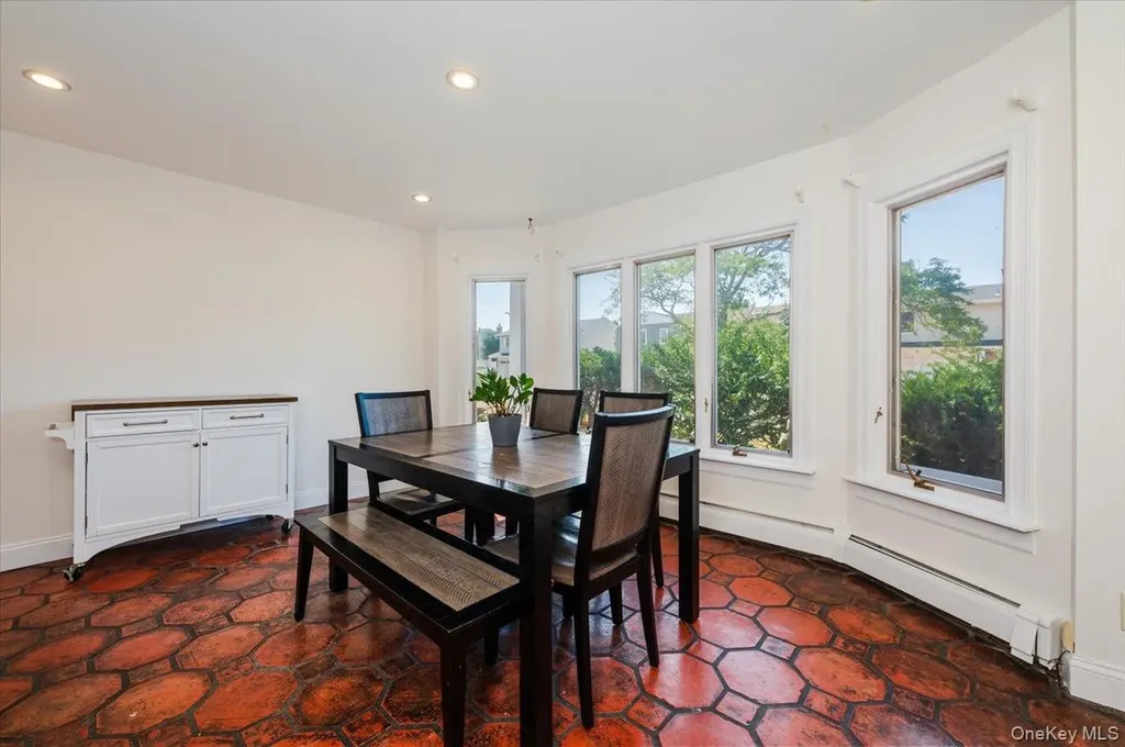 30 Donna Lane Lido Beach NY 11561