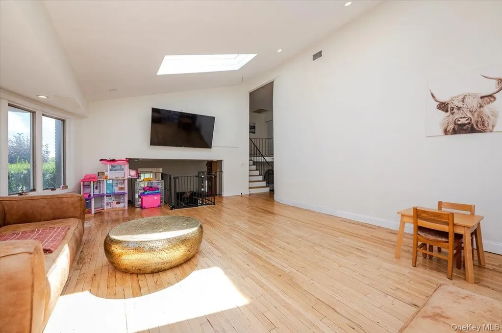 30 Donna Lane Lido Beach NY 11561